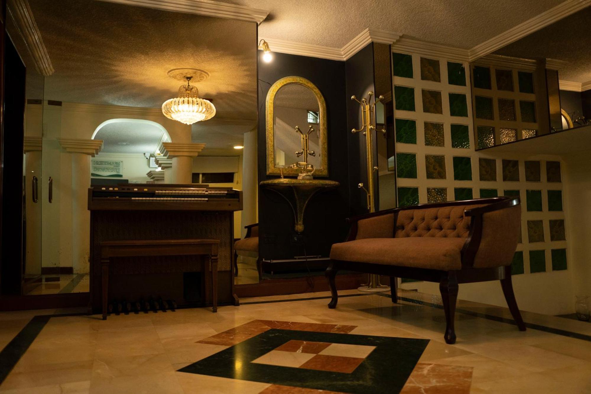 Suites & Hotel Gonzalez Suarez Кито Екстериор снимка